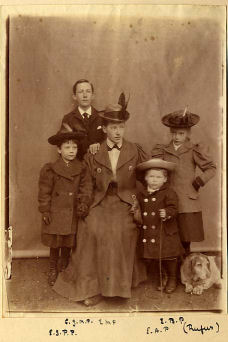 The young Packe family