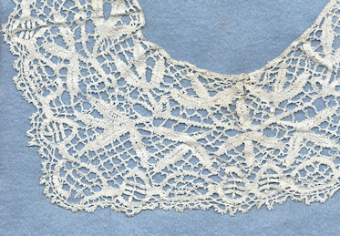 Bedfordshire lace collar