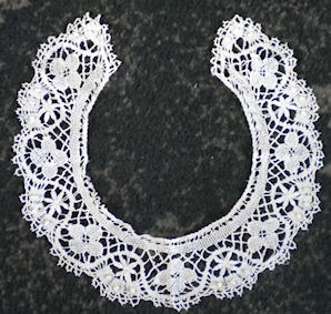 Bedfordshire lace - collar