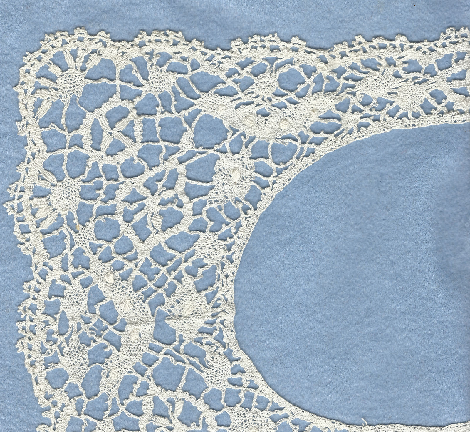 Bedfordshire lace collar