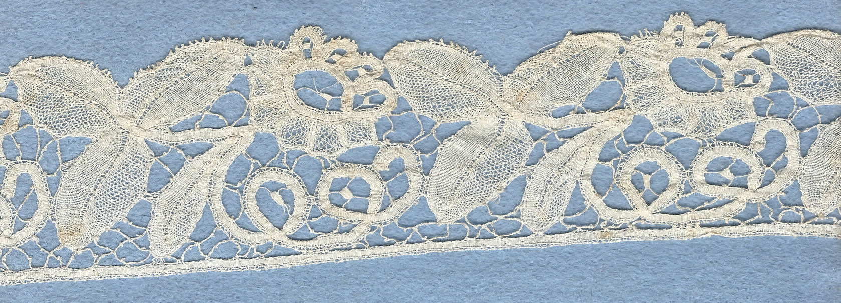 Honiton lace edging