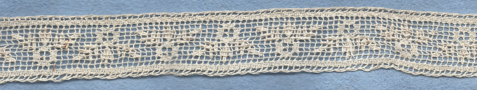 Filet lace