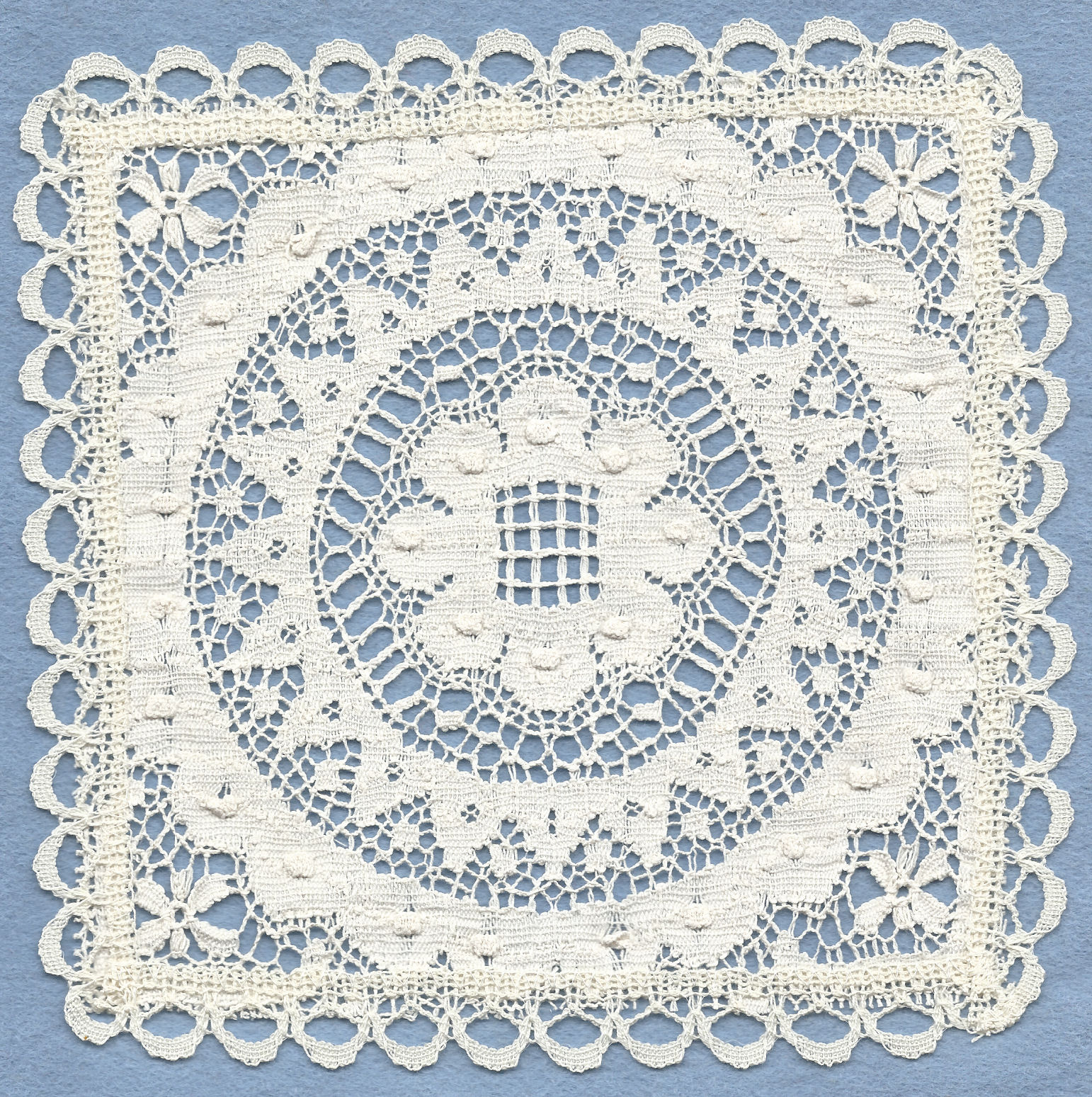 Lace mat