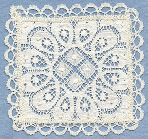 Lace mat
