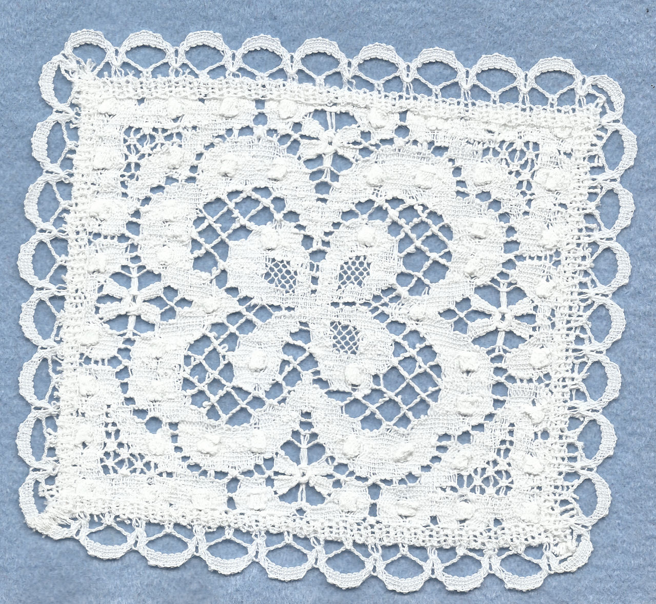 Lace mat