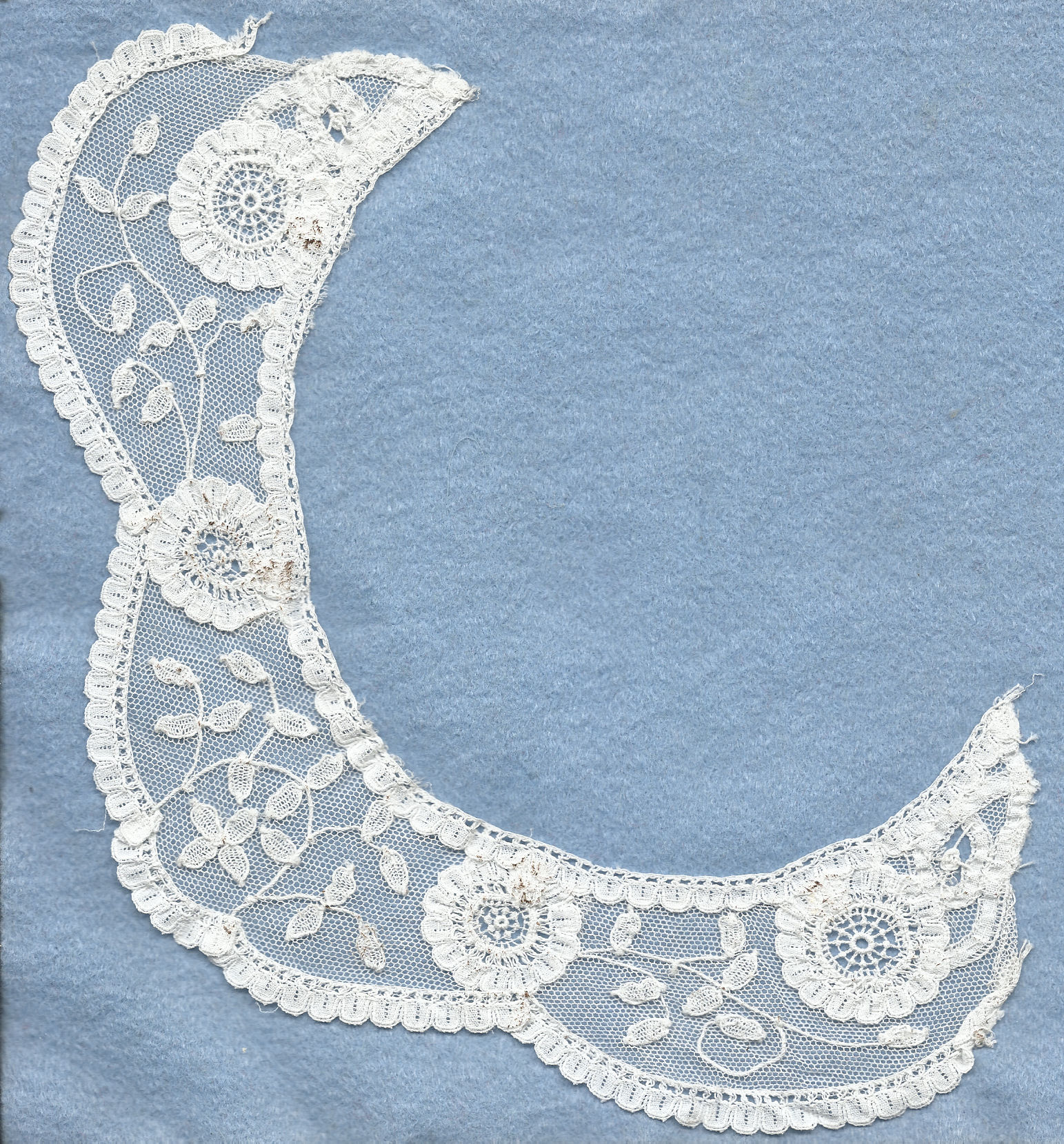 Tape lace - imitation Honiton