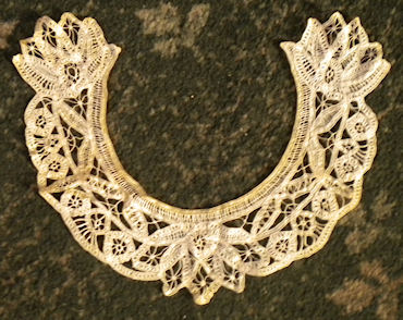 Mixed tape lace - collar