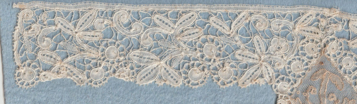 Honiton lace - collar