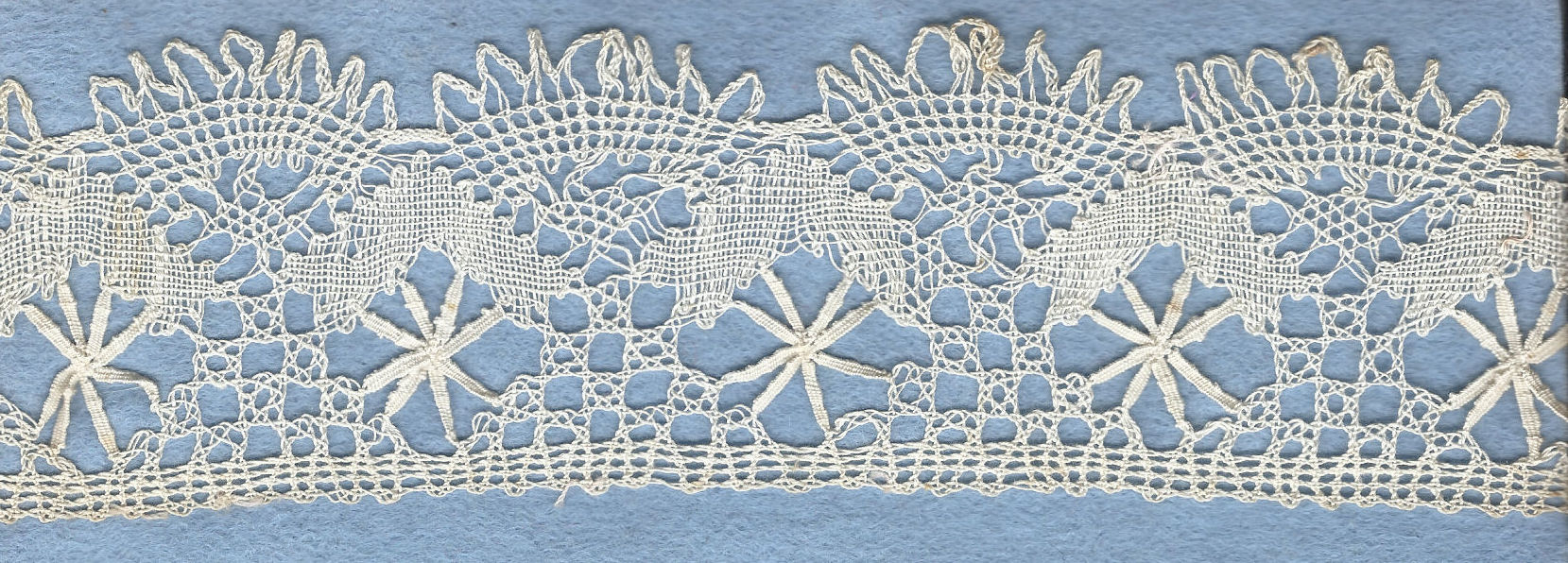 Torchon lace - edging