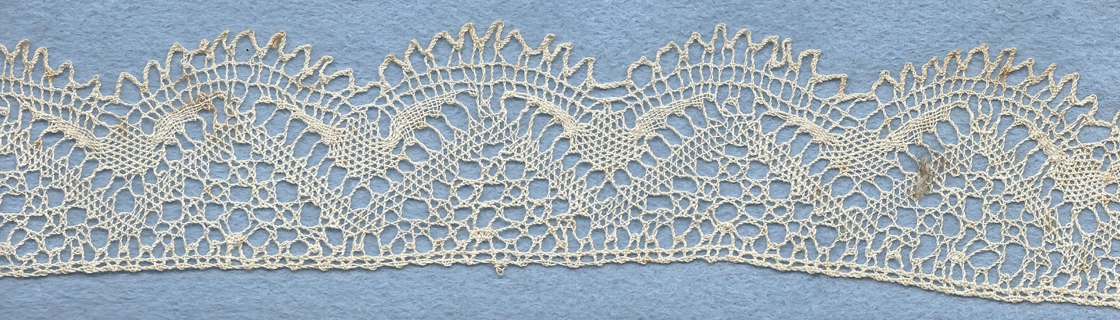 Torchon lace - edging