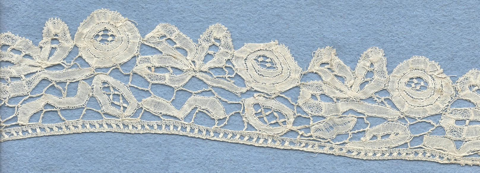 Honiton lace edging