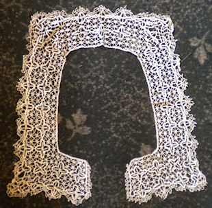 Bedfordshire lace collar