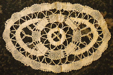 Lace mat