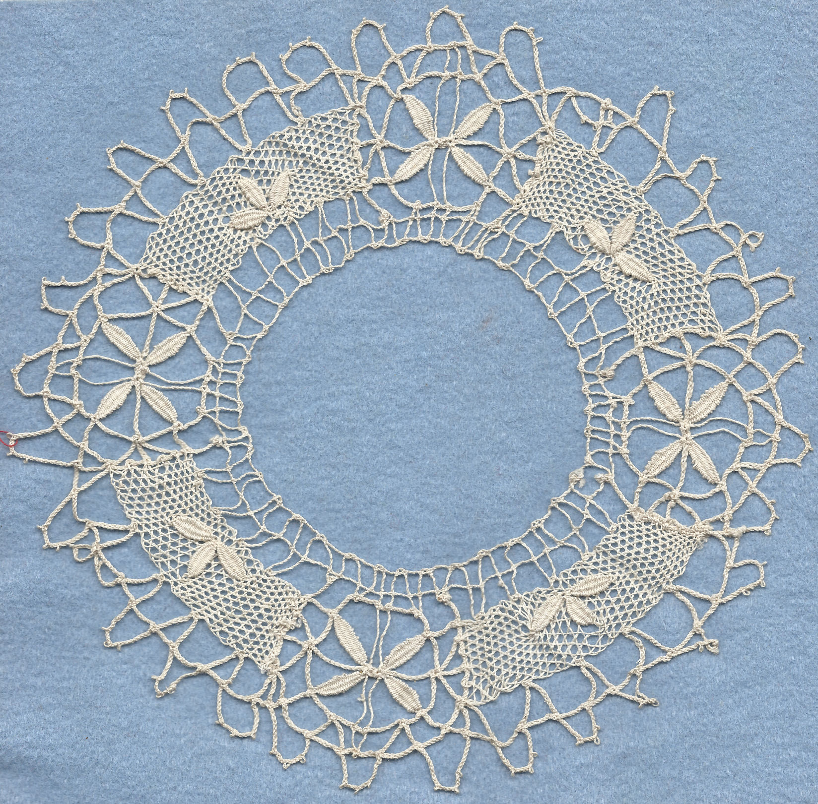 Bedfordshire lace mat edge
