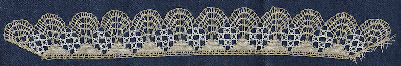Bobbin lace strip