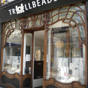Art Nouveau shop front (C20)
