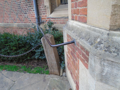 anti-mugging device